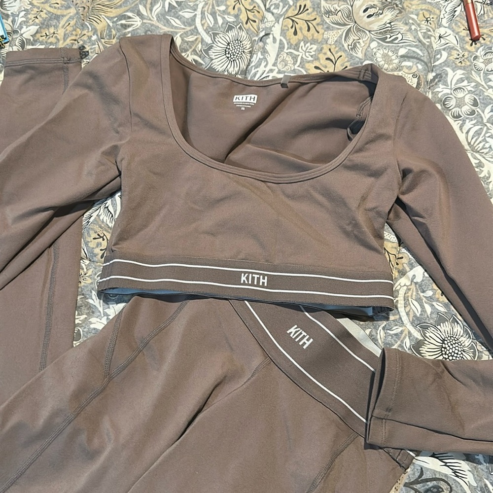 KITH WOMEN ACTIVE TOP AND LEGGING